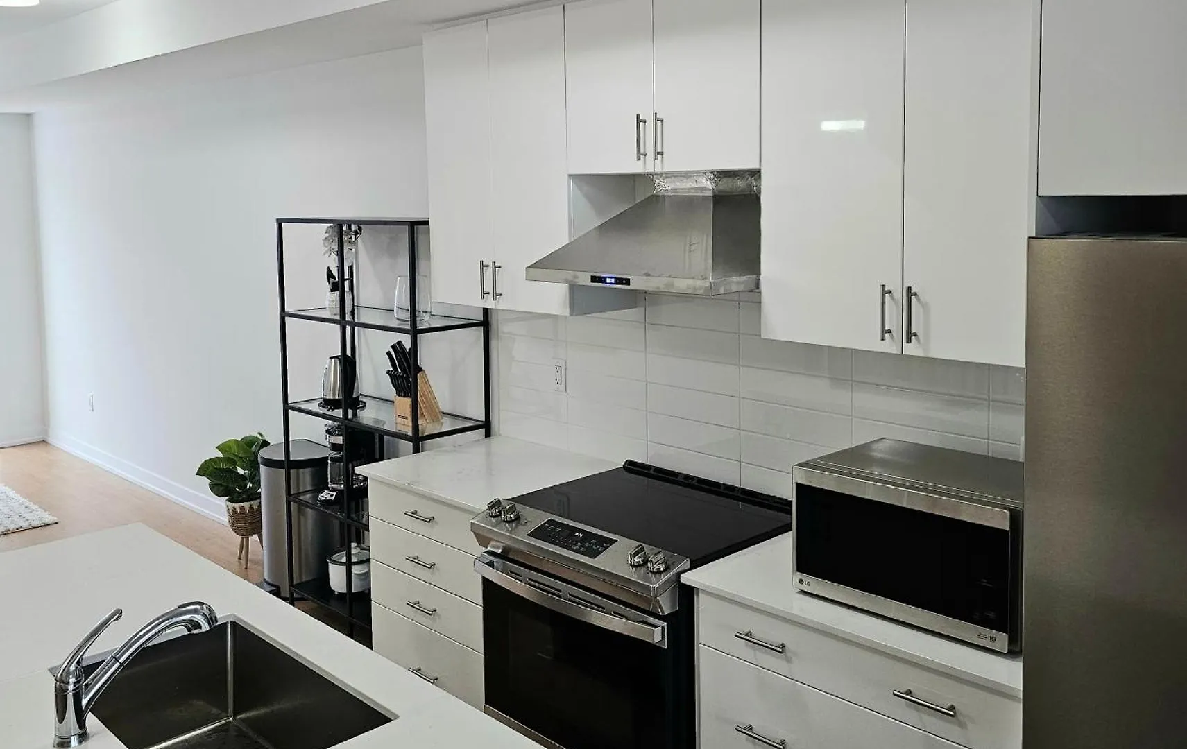 Casa de hóspedes Pine Private Room With 2-Shared Bathrooms In Toronto, On, Canada